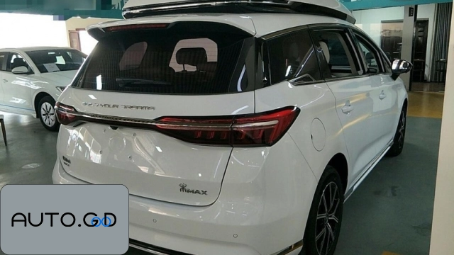 BYD song MAX ev DM-i 105KM Executive Edition 1