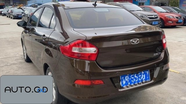 Kaiyi Kaiyi 1.5L AMT Gold Diamond Edition 1