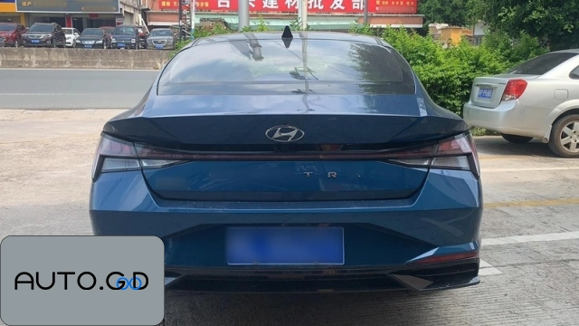 Hyundai ELANTRA 1.5L LUX Premium Edition 1