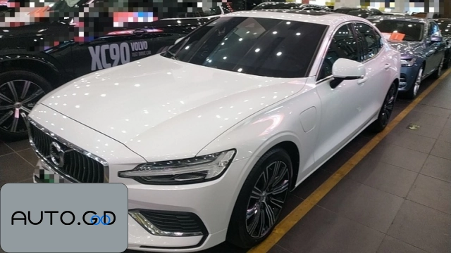 Volvo S60 ev T8 EWD Hybrid 4WD Smart Luxury Edition 0