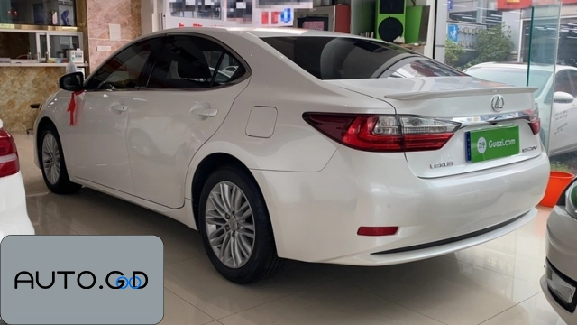 Lexus ES 200 Elite Edition 1