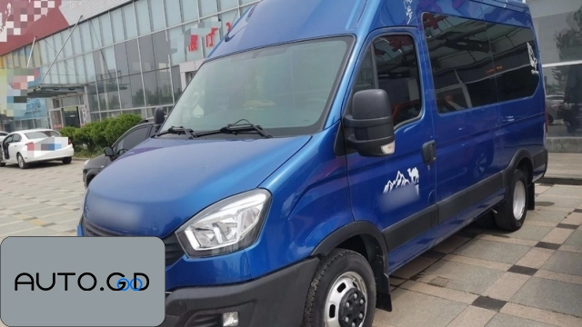 IVECO IVECO xDrive25i M Off-Road Package 0