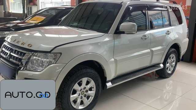 Mitsubishi Pajero 3.0L Automatic Standard Edition (Import) 0