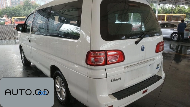 Forhing Linzhi M5EV Passenger Edition Deluxe 7-seater 1