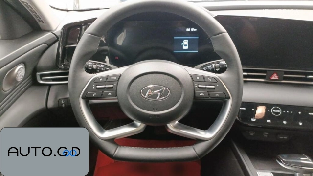 Hyundai ELANTRA 1.5L CVT LUX Premium Edition 2