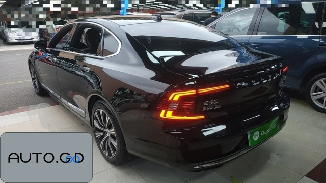 Volvo Volvo T8 EWD Hybrid JiYi Luxury Edition 1