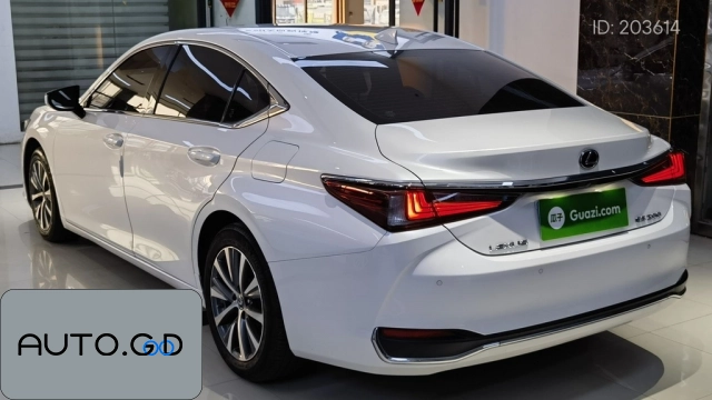 Lexus ES 200 Excellence Edition National V 1