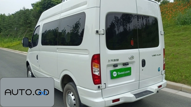 Maxus V80 2.0T Plus 6-speed manual Aoyuntong short-axle mid-roof 5/6-seater 1