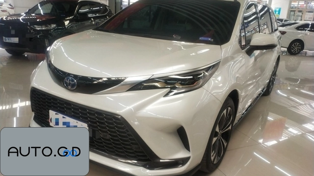Toyota Toyota 2.5L Hybrid Premium Edition 0