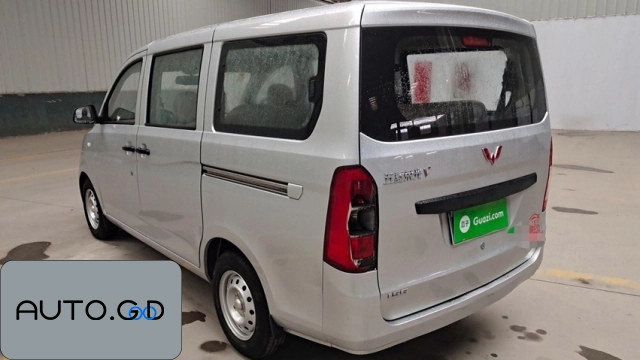 Wuling Rongguang V xDrive25i M Off-Road Package 1
