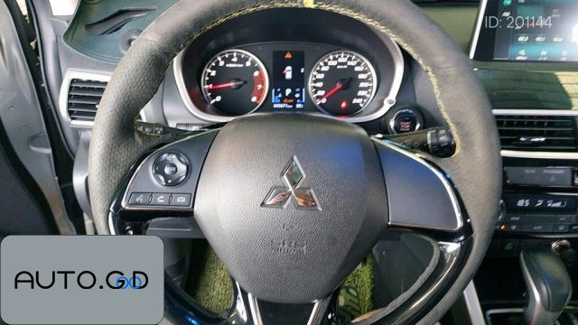 Mitsubishi Eclipse Crosss 1.5T CVT 2WD Dream Edition National VI 2