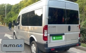 Dongfeng Nivea 2.0T rear-drive logistics vehicle short-axle medium-roof 5-9-seater national VI D20 1