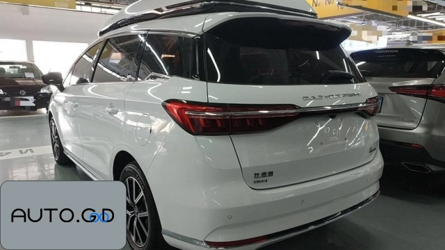 BYD song MAX ev DM-i 105KM Executive Edition 1