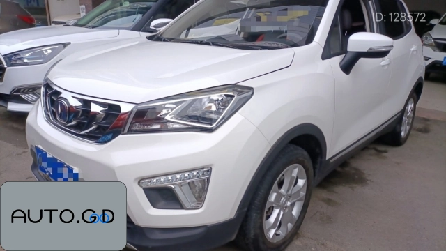 Changan CS15 1.5L manual fashion version 0