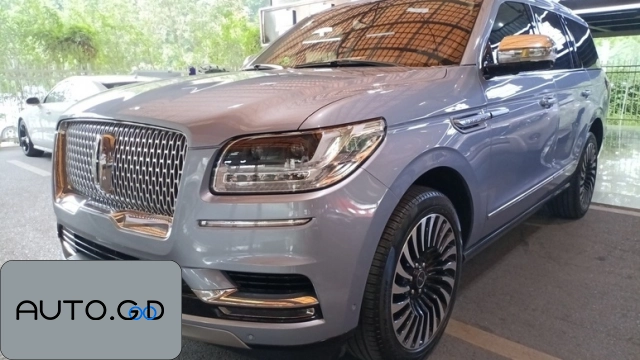 Lincoln Navigator xDrive25i M Off-Road Package 0