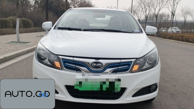 BYD e5 300 Prestige 0