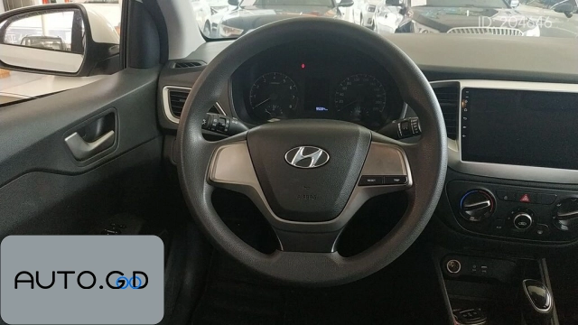 Hyundai verna 1.4L Automatic Cool Edition GLS 2