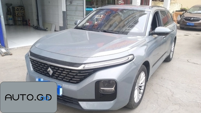 Baojun RC-5 xDrive25i M Off-Road Package 0