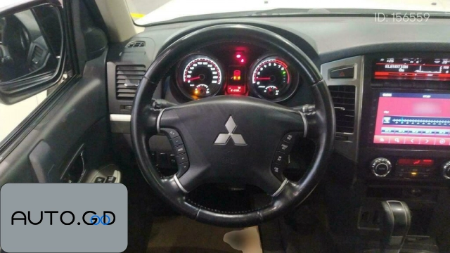 Mitsubishi Pajero 3.0L Automatic Standard Edition (Import) 2