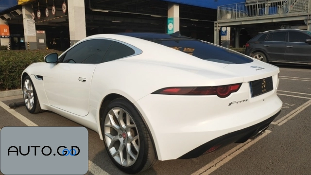 Jaguar F-TYPE 2.0T Hardtop 1