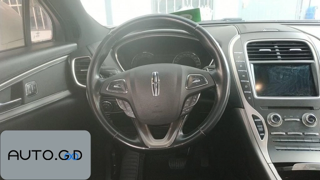 Lincoln MKX 2.0T 2WD Premium Edition 2