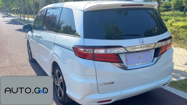 Honda Odyssey 2.4L Luxury Edition 1