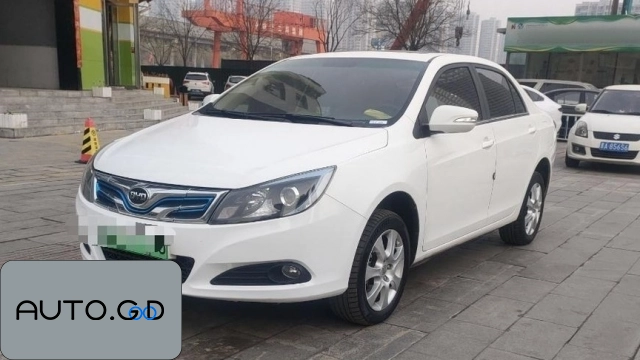BYD e5 300 Prestige 0