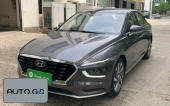 Hyundai MISTRA 1.8L CVT LUX Premium Edition 0
