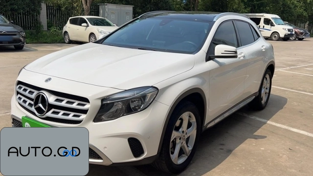 Mercedes-Benz GLA GLA 200 Sporty 0